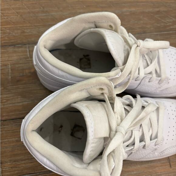 nike air jorden white high top sneakers size 6y - Picture 4 of 8
